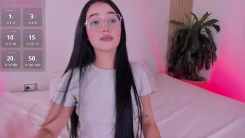 Snapshot of gisselle_palmer chatting on October 24, 7:25 pm   online show from October 24, 7:25 pm