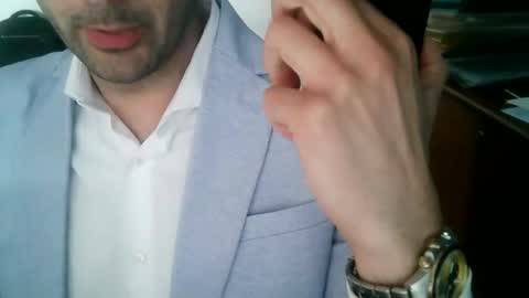 giuseppevai1 online show from March 5, 3:32 pm