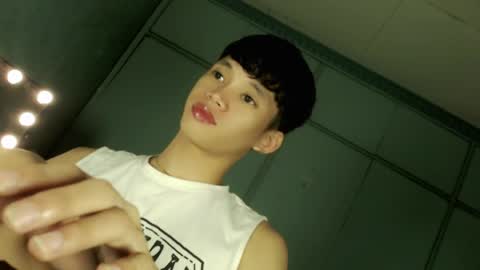 givemethrillx online show from April 8, 1:41 am