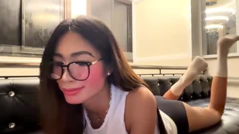 gleiahong online show from April 19, 6:10 pm