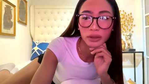 gleiahong online show from April 8, 6:11 pm