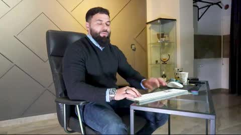 Matthew .. for short call me Matt online show from February 21, 9:43 pm