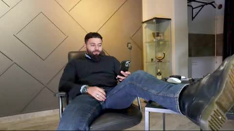 Matthew .. for short call me Matt online show from February 22, 1:11 am