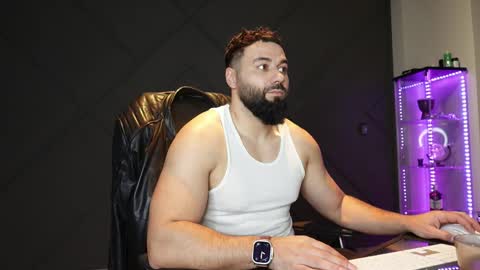 Matthew .. for short call me Matt online show from March 30, 11:05 pm