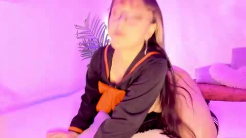 Mimi online show from October 6, 6:04 pm