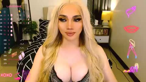 Snapshot of glorious_kim chatting on March 9, 8:40 am Kim - DONT FORGET TO FOLLOW AND GIME THUMBS UP online show from March 9, 8:40 am