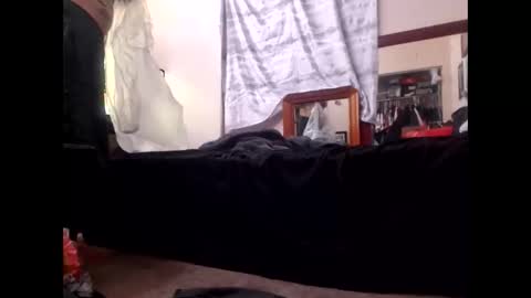 gnasty83 online show from December 1, 3:59 am