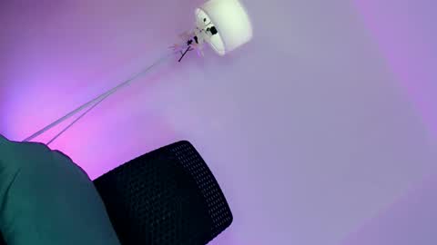 KITTY online show from April 28, 8:35 pm