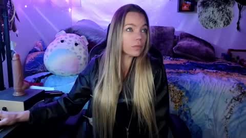 Patricia Mars           Goddess of Mars twitter thegoddessmindy online show from March 11, 11:12 am