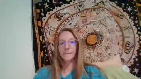 Snapshot of goddesschloexo chatting on October 1, 2:54 am GoddessChloexo online show from October 1, 2:54 am