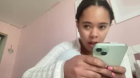 Goddess L online show from April 6, 8:26 am