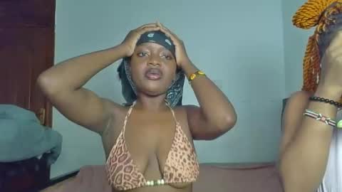 godess_lunah online show from May 14, 5:22 pm