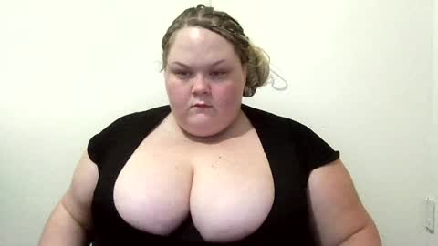 godessisabella online show from June 27, 2:06 am