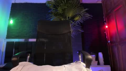 HUAN online show from March 3, 11:33 am