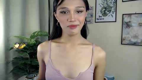 Lily is Gold online show from September 20, 1:30 am