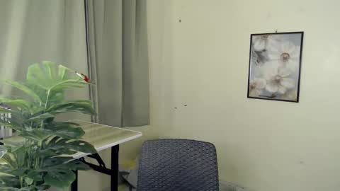 Lily is Gold online show from November 30, 4:36 pm