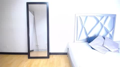 goldenn_ass1 online show from December 18, 3:57 am