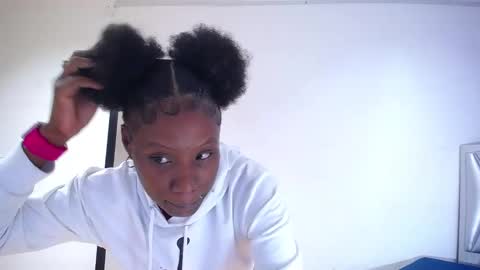 goldenn_ass1 online show from October 7, 3:24 am