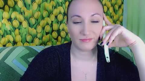 goldmoonn online show from April 19, 4:30 pm