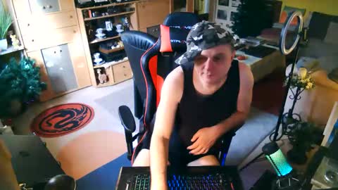 google5001 online show from March 4, 8:44 am