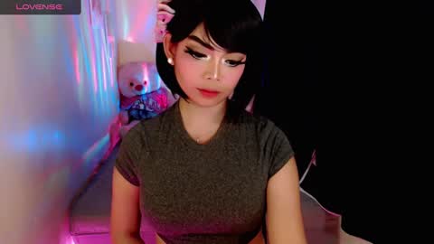 Emmy online show from December 12, 2:33 pm