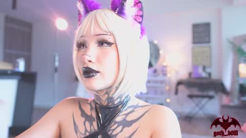 sophie  Special celebration a the beach 300k followers 3011 and 0112   online show from November 6, 8:34 pm