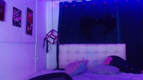 goth_minerva online show from November 4, 1:45 pm