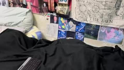 Amy online show from September 24, 9:10 pm