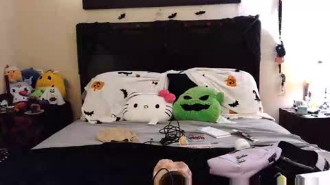 gothbaby305 online show from October 12, 7:34 am