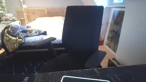 goura2000 online show from February 23, 4:53 pm