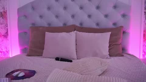 gracedaviess online show from March 18, 2:56 pm