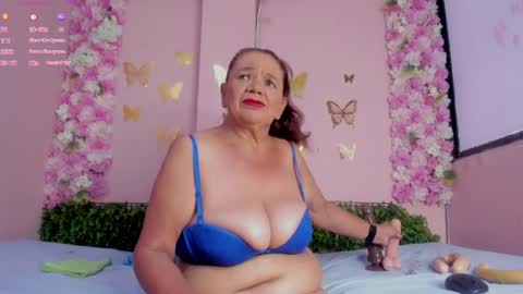 Mi Name is violeta  online show from April 10, 1:16 pm