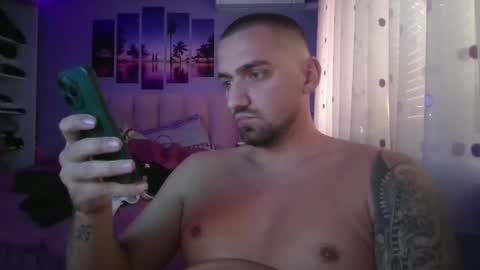 Snapshot of greenboy2121 chatting on October 29, 11:23 am greenboy2121 online show from October 29, 11:23 am