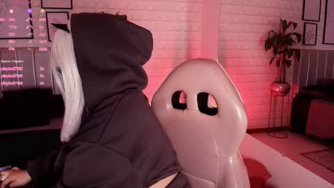   online show from September 23, 7:20 pm