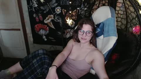 Lina online show from April 4, 10:44 am