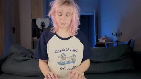 Greg-independent model online show from March 21, 9:30 pm