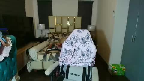 greta_v online show from November 23, 3:48 am