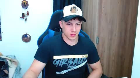 griego01 online show from February 10, 2:30 am