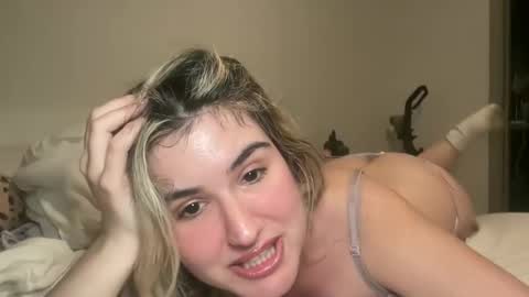 Snapshot of grrlgod chatting on March 9, 1:25 am grrlgod online show from March 9, 1:25 am