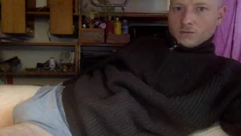 gruendamien online show from December 15, 1:51 pm