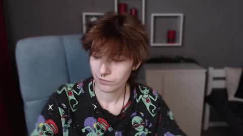 guitarandangell online show from November 29, 8:44 am