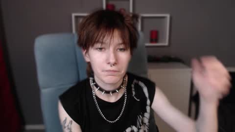 guitarandangell online show from November 12, 5:43 am