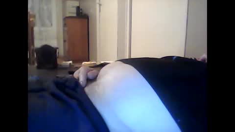 Snapshot of guizmeau72 chatting on October 19, 7:51 pm guizmeau72 online show from October 19, 7:51 pm