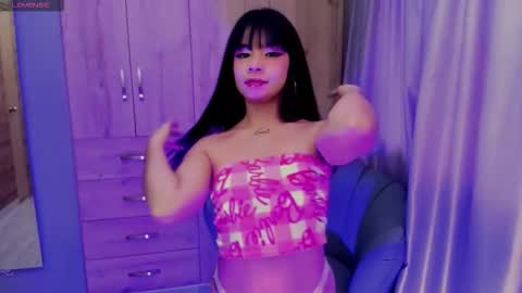 Snapshot of gummyluv chatting on October 7, 12:06 am gummyluv online show from October 7, 12:06 am