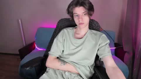 guy_liam1 online show from February 25, 3:09 pm