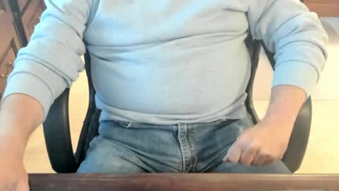 Guy online show from April 21, 12:23 pm