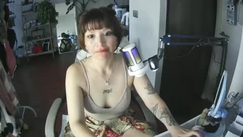 gvieangelic online show from January 6, 11:52 pm