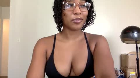 Snapshot of gyalxoxo chatting on October 10, 3:40 pm gyalxoxo online show from October 10, 3:40 pm