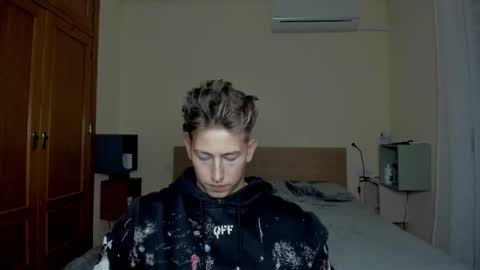 Oliver online show from February 19, 9:36 pm