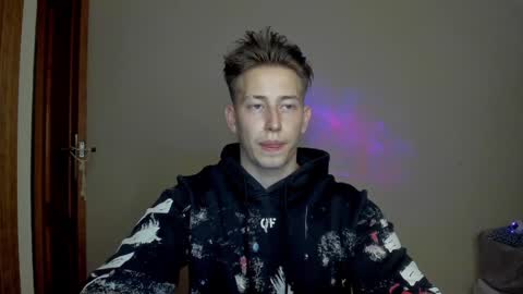 Oliver online show from February 3, 7:42 pm